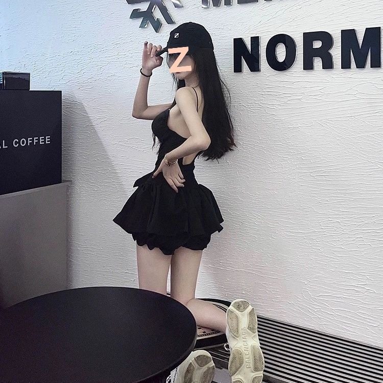 Hot Girl Cut Out Backless Waist Suspender Jumpsuit Pure Lusty Girly Slimming Look Pants Skirt Black Short Skirt Suit for Women