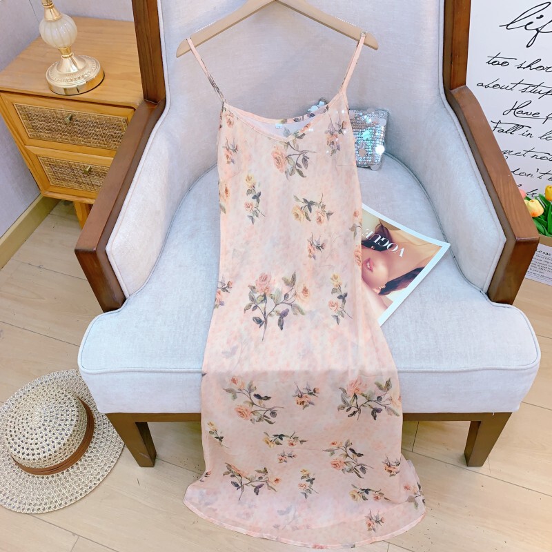 Đầm liền nữ dáng suông cổ chữ V tay dài họa tiết hoa nhí phong cách Pháp — Đầm liền màu hồng sương có dây