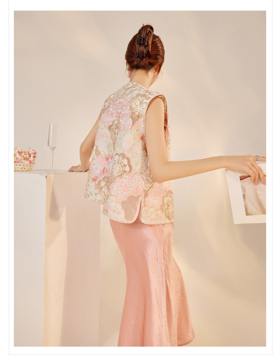 Áo vest nữ dáng gile thêu hoa cúc tơ tằm cao cấp — Áo vest màu hồng mơ (giao hàng trong 7 ngày), Áo vest màu hồng mơ (giao hàng trong ngày)