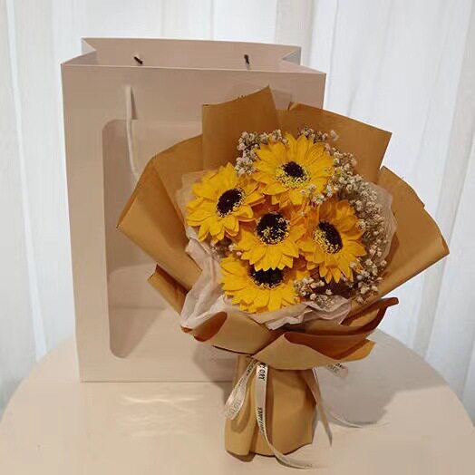 5本のひまわり満天星 + ショーウインドー袋