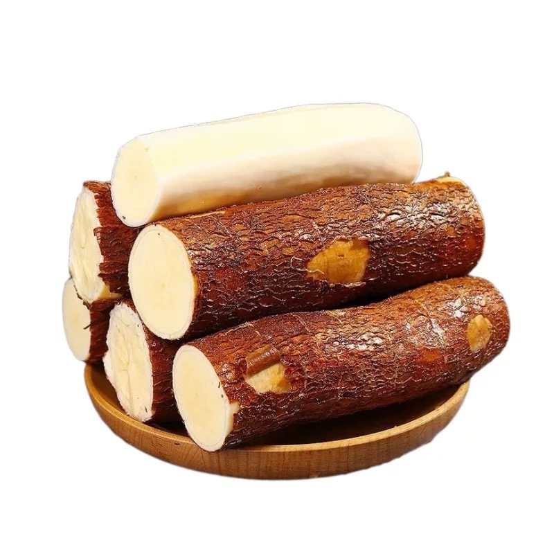 Freshly dug yellow-heart cassava, a specialty of Guangxi, farmer’s yellow meat bread, chestnut sweet potato and syrup store, peeled and eaten