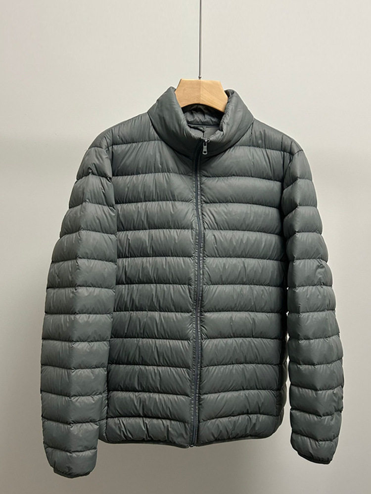 Autumn and winter New down jacket men's short stand collar light warm fashion casual handsome large size down jacket manufacturers