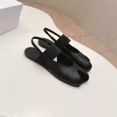 2026 Spring New Style Split-Toe Mary Jane Genuine Leather Sandals for Women, Flat Strap Pig's Hoof Shoes, Sheepskin Granny Shoes