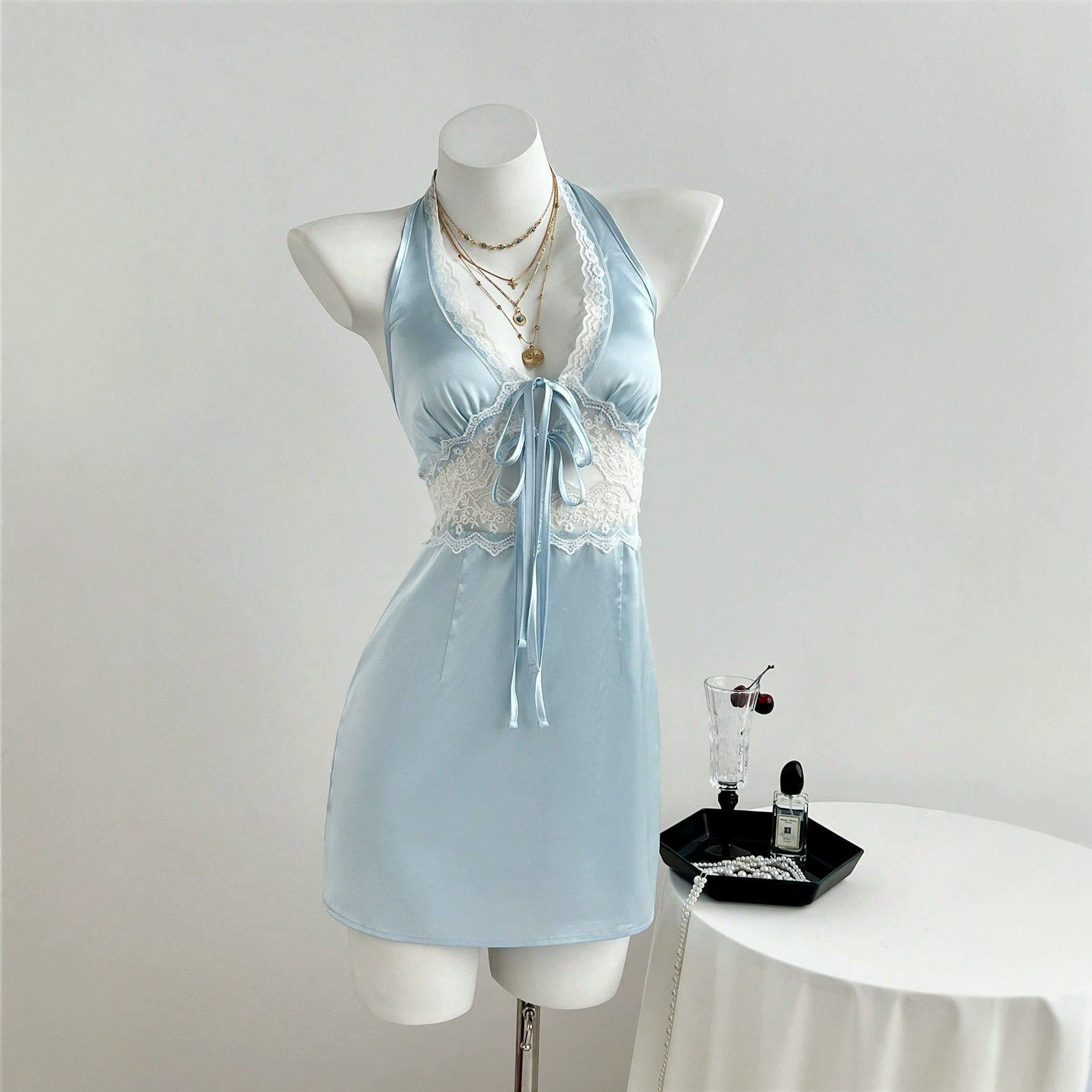 Lace Trimmed V Neck Halter Dress Elegant Design Comfortable Fit Versatile Style Perfect for Parties or Casual Outings