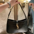 Black—crocodile pattern