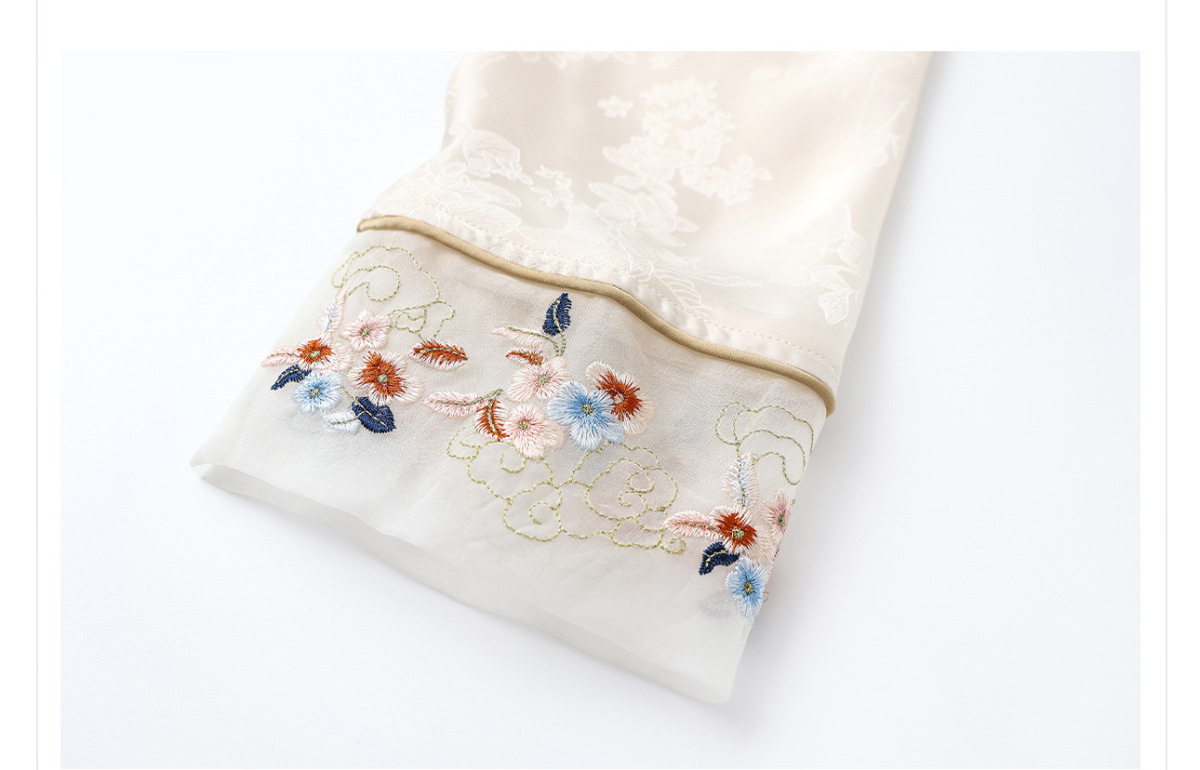 Áo nữ dài tay cổ tròn thêu hoa cài khuy lệch vai phong cách thanh lịch — Cloud Silk White (Giao hàng ngay hôm nay), Cloud Silk White (Giao hàng trong 7 ngày)