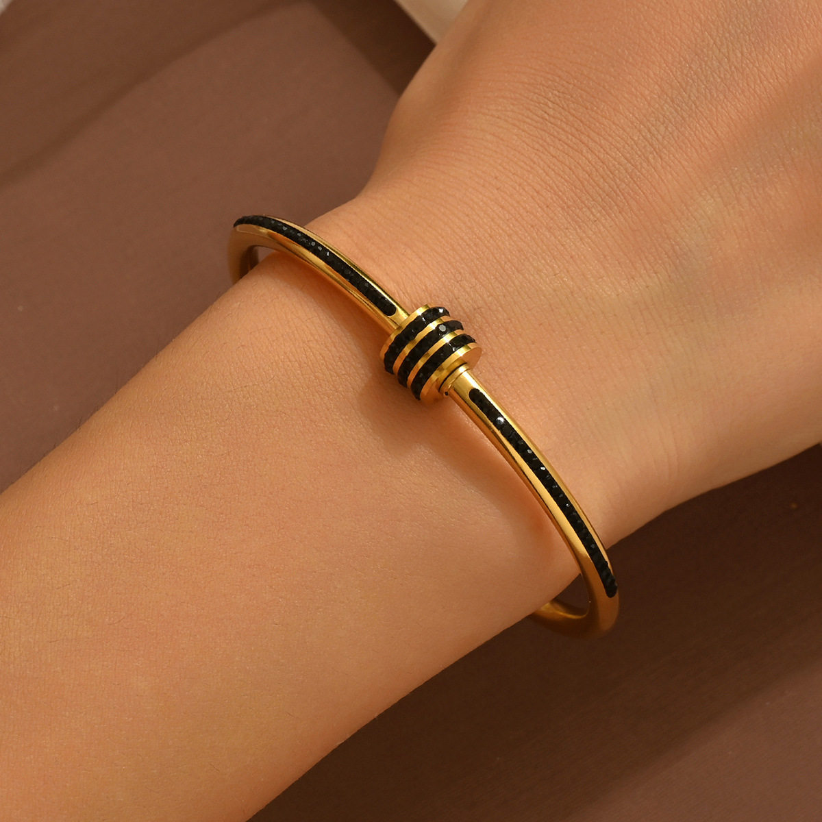 欧美热卖时尚不锈钢金色手镯不易褪色18K不锈钢首饰gold bangles