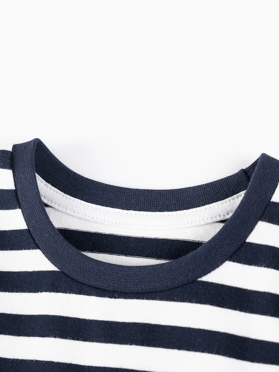 Source Factory Kids' Clothing Wholesale, New Autumn Christmas Boys' Set, [Style] Cartoon Striped Kids' Set