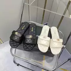 2025 Summer New Style Genuine Leather Elegant Small Fragrant Style Rhombus Metal Buckle Flats Bottom One-Strap Casual Open-Toe Sandals for Women