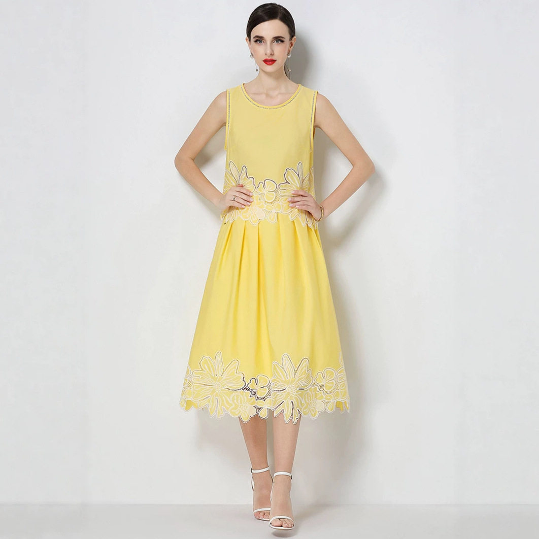 Floral Lace Hollow Vest and Skirt Set Slim Fit Elegant Design Summer Style Perfect for Office Wear Wholesale