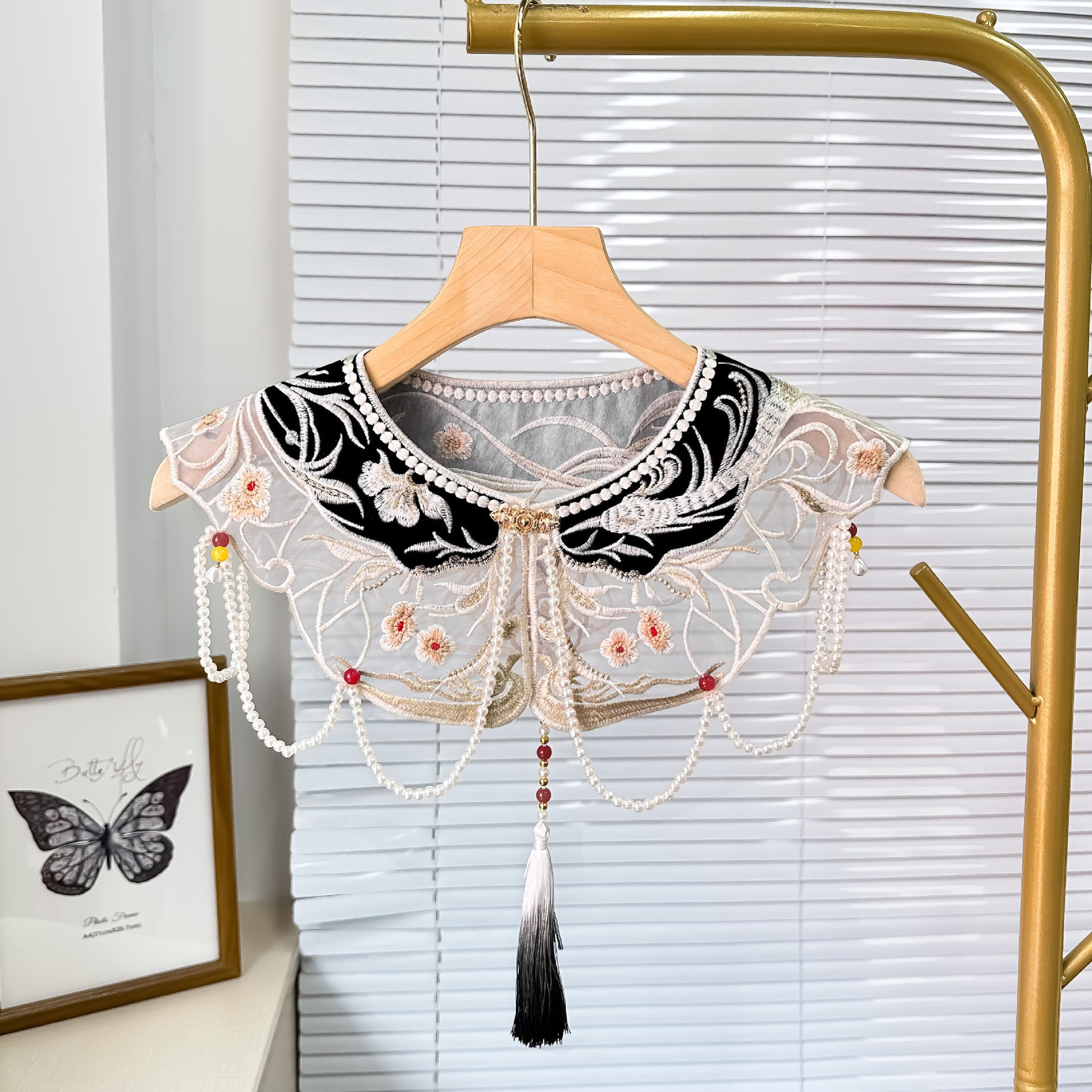 New Chinoiserie New Chinoiserie Han Dynasty Black Cloud Shoulder Clothing Bachelor's Clothing Embroidered Beading Fake Collar Spot Wholesale