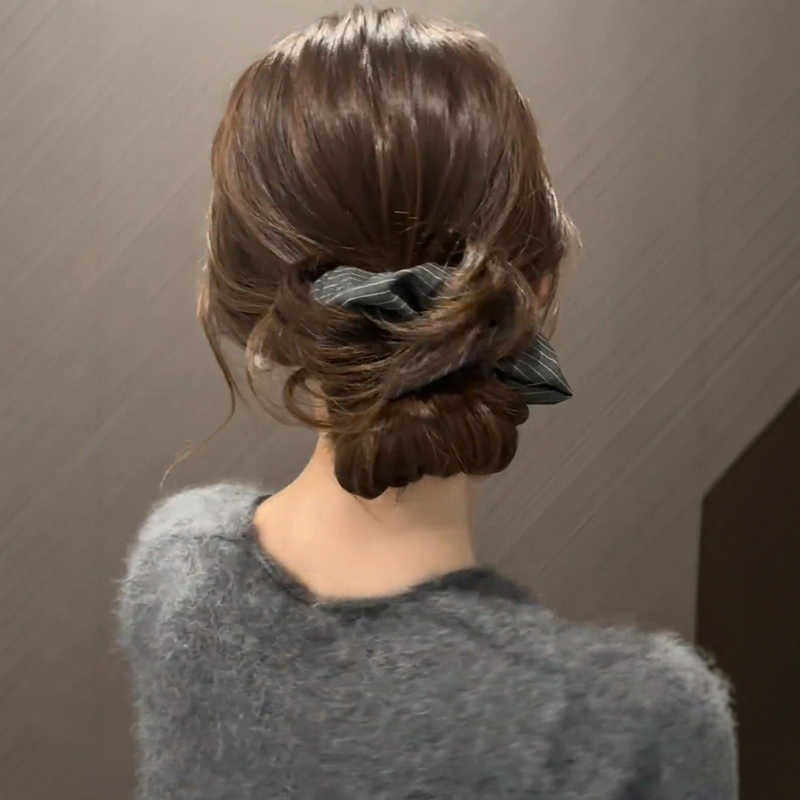Autumn and Winter Korean-Style Gray Striped Scrunchie for Women, Lazy and Elegant, High-End Updo, Low Bun, Ponytail Hair Tie
