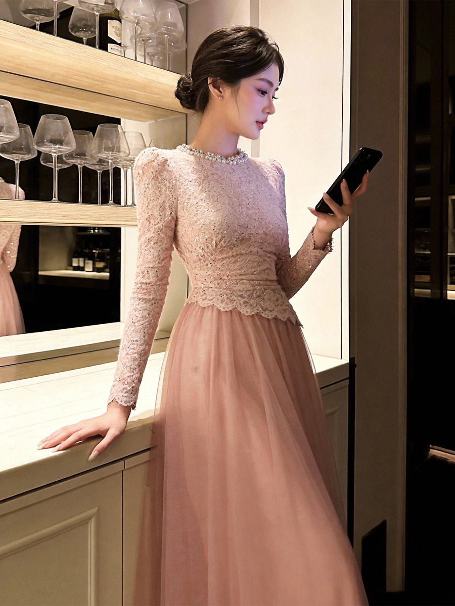 Đầm nữ cổ tròn dài tay phối ren đính đá chiết eo phong cách ngọt ngào — Màu hồng