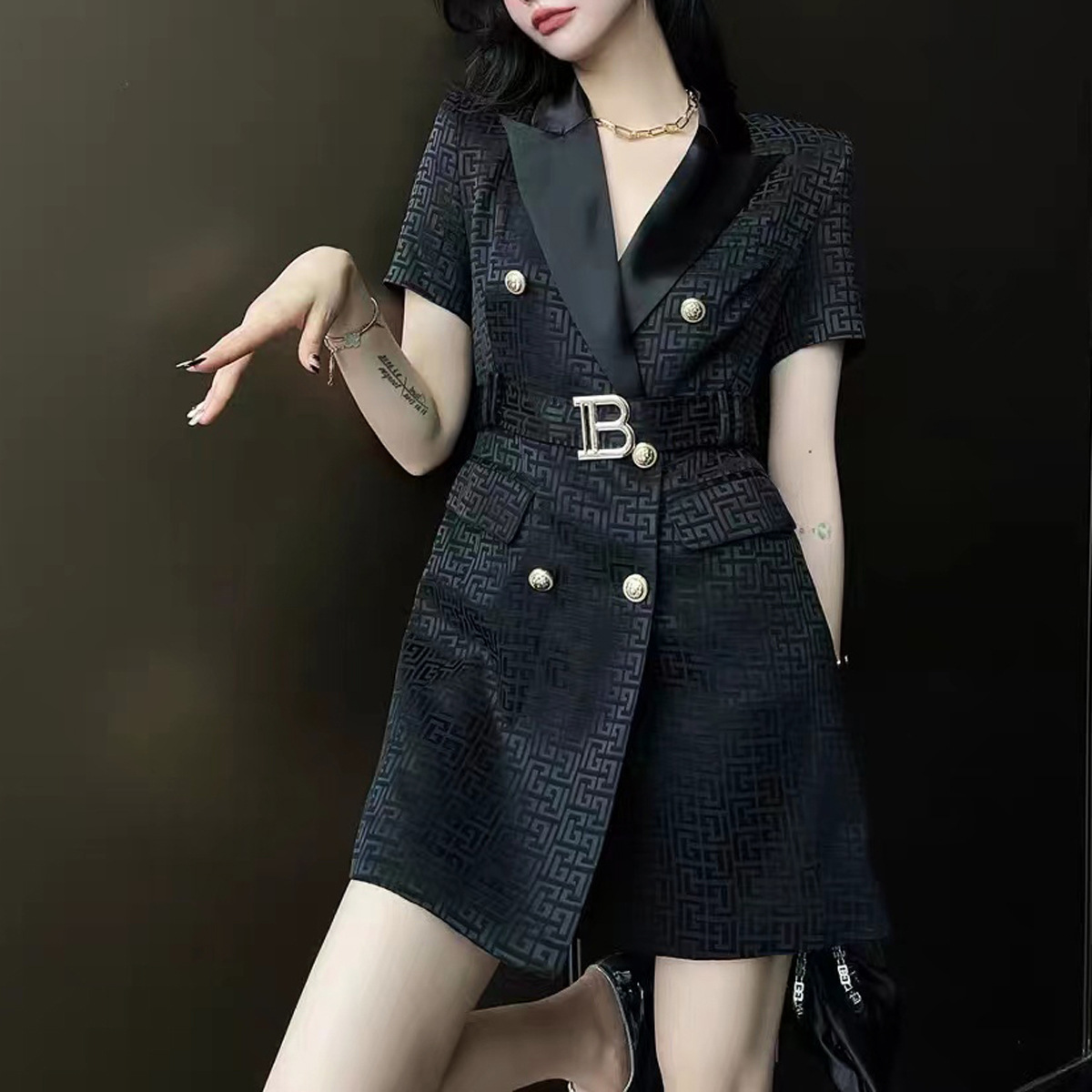 (Mới) Mã T1635 Giá 2190K: Áo Vest Nữ Shtdth Vest Dáng Ôm Body Gợi Cảm Sexy Ngắn Tay Hàng Mùa Hè Họa Tiết Hoa Thời Trang Nữ Chất Liệu G05 Sản Phẩm Mới, (Miễn Phí Vận Chuyển Toàn Quốc).
