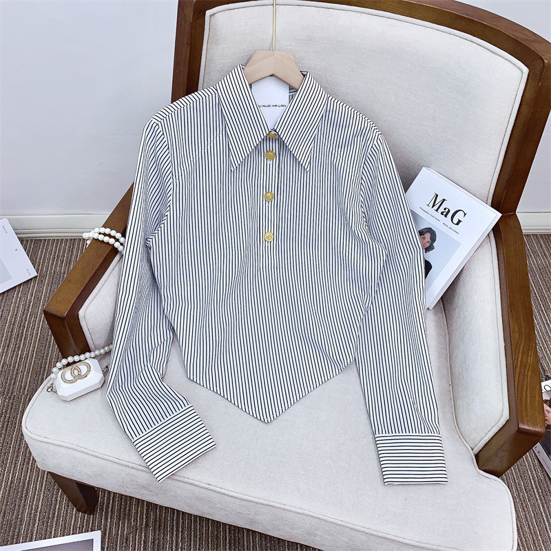 Áo sơ mi nữ dài tay cổ lật vạt lệch gấu không đều phong cách thanh lịch — Màu trắng sâm panh, Sọc trắng sâm panh