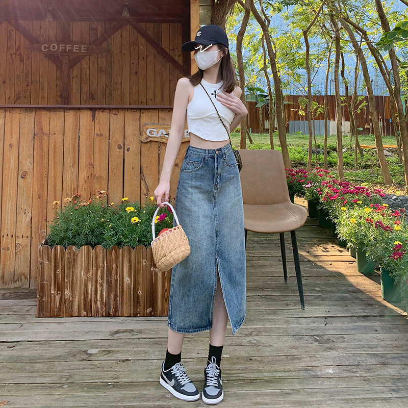 Versatile Vintage Split Hem Denim Skirt High Waist Slim Fit Mid Length Casual Style Perfect for Everyday Wear