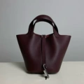 Saddle red