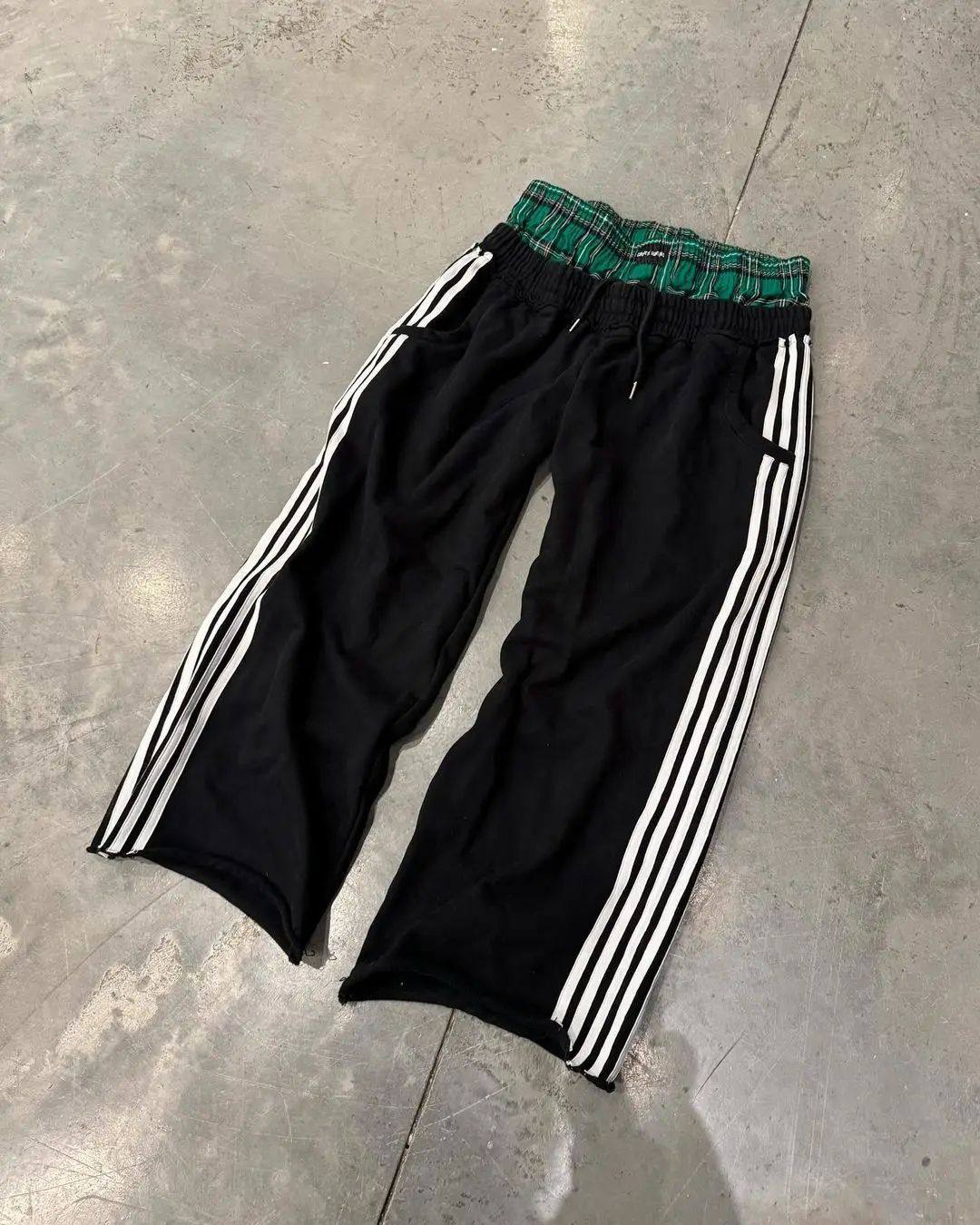 American casual sports pants with three bars on the side, plaid, comfortable and loose wide-leg straight sweatpants, street trend
