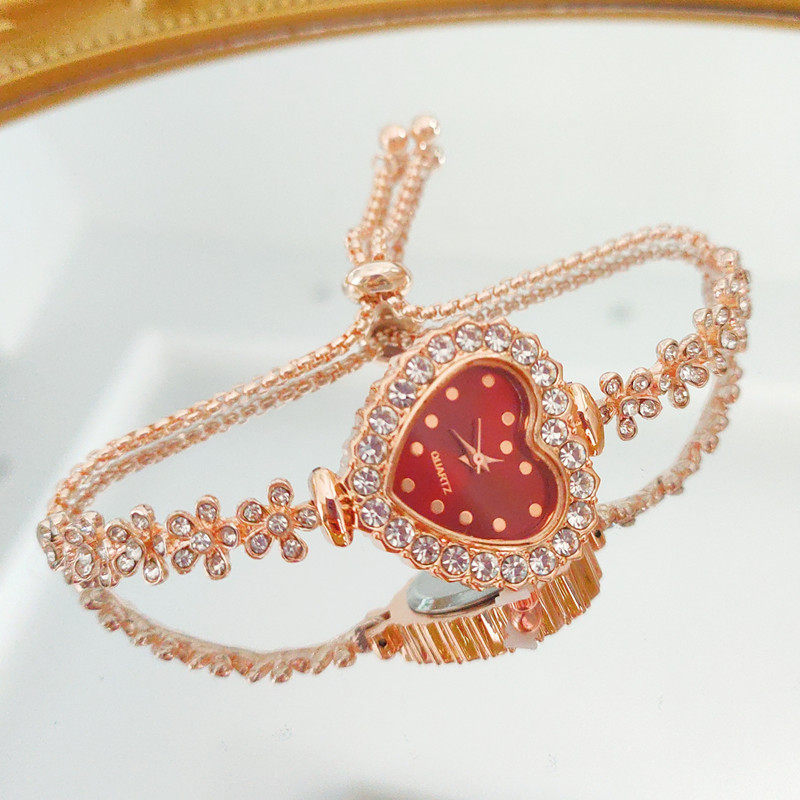 跨境外贸爆款爱心镶钻时尚女士手表抽拉式女款学生桃心手链表批发