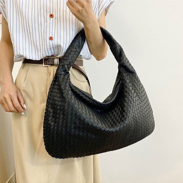 Hot-Selling New Women's Bags, Fashionable and Trendy Style, Versatile Single-Shoulder Crossbody Handbag, Light Luxury Trendy Woven Bag