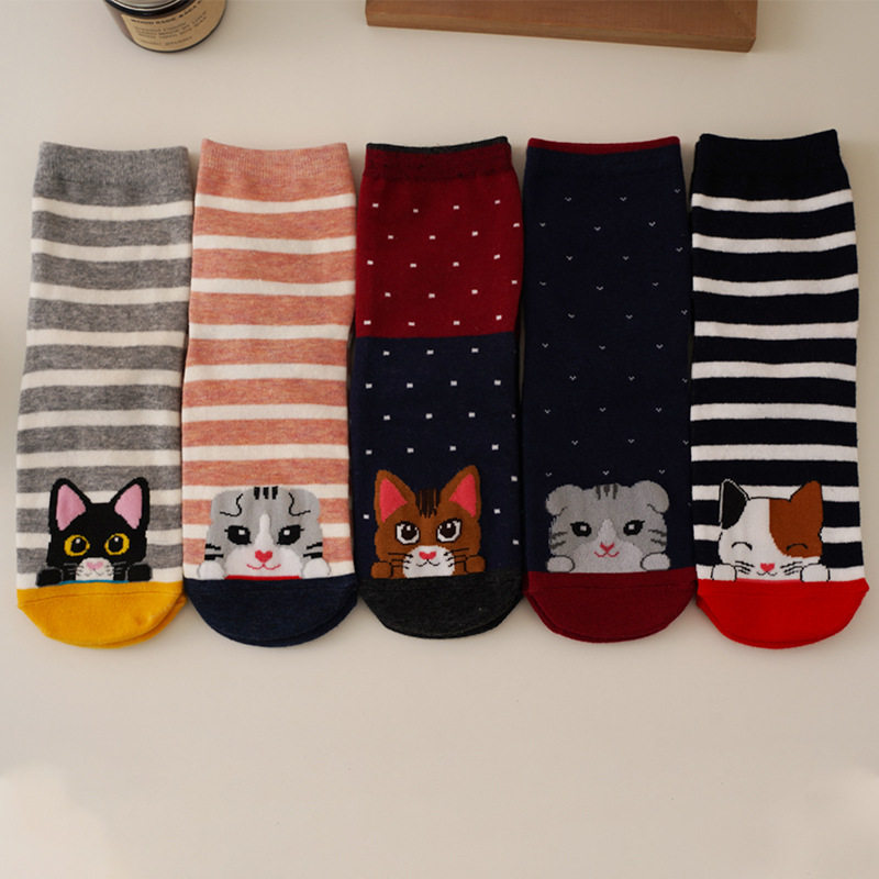 春秋新款卡通直板狗中筒袜棉质袜子女 诸暨厂家批发