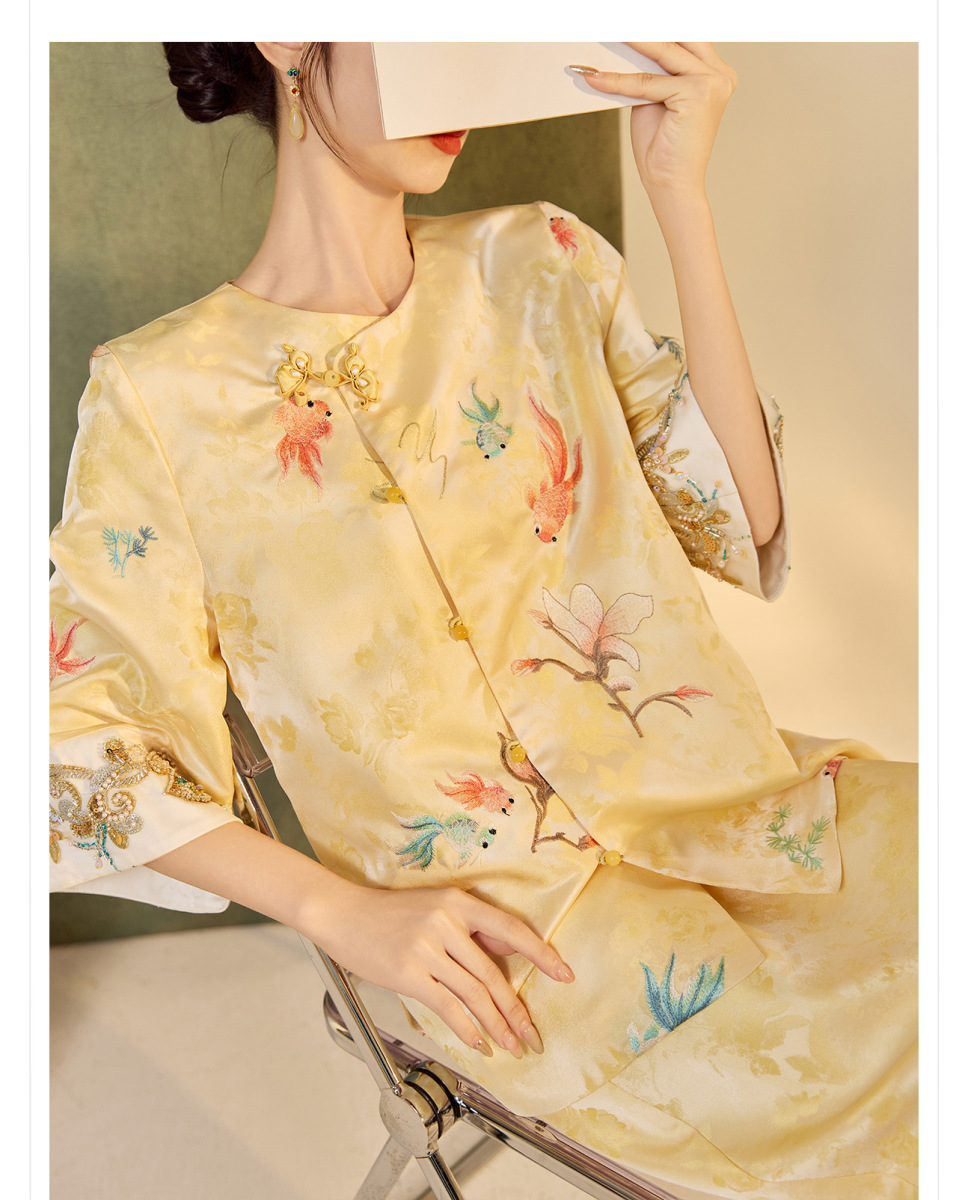 Bộ áo cổ tròn thêu hoa và chân váy chữ A dáng dài nữ — Váy Koi (giao hàng trong 7 ngày), Áo Koi (giao hàng trong 7 ngày)