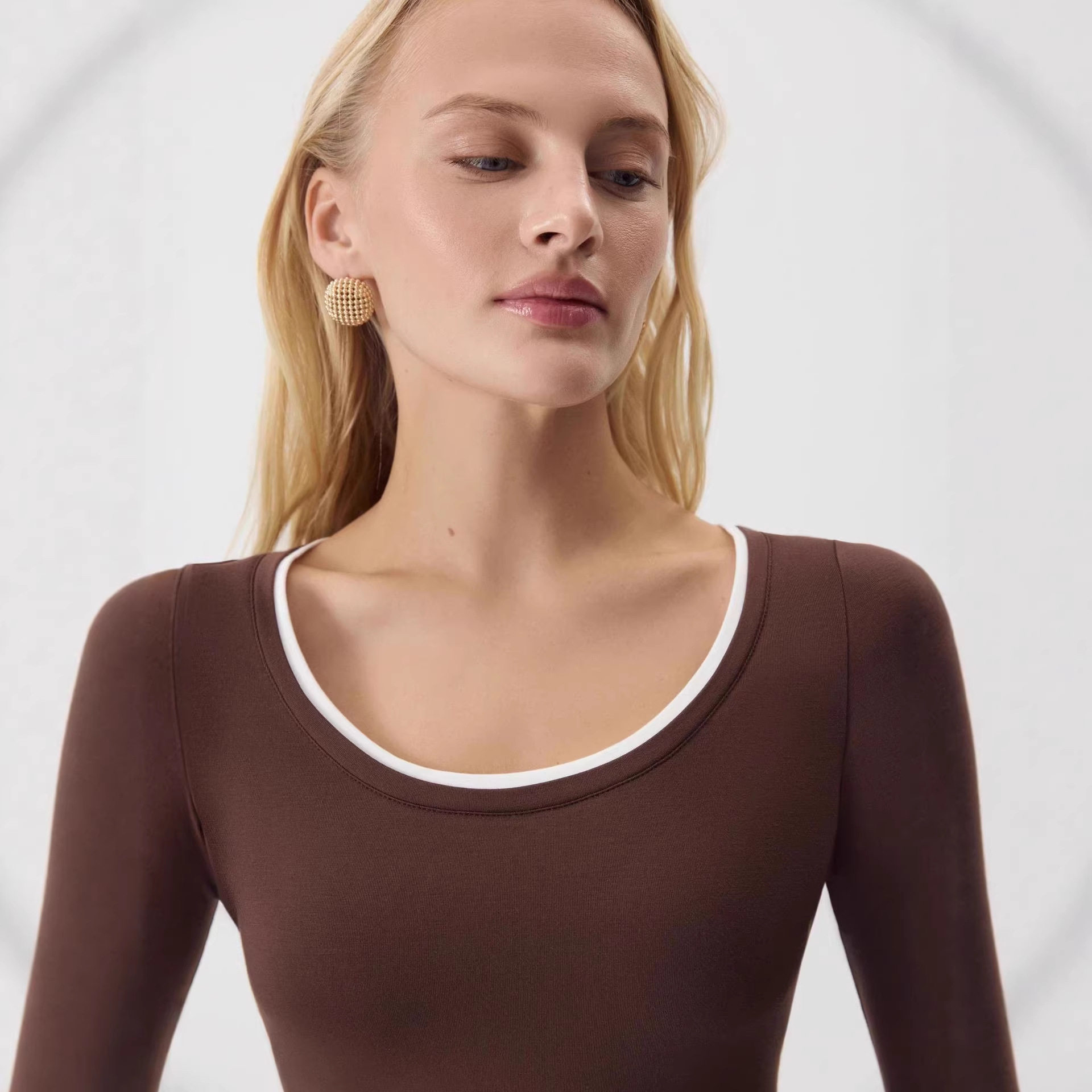 Womens Long Sleeve Color Block T Shirt Slim Fit U Neck Modal Knit Fabric Casual Wear for Spring and Autumn