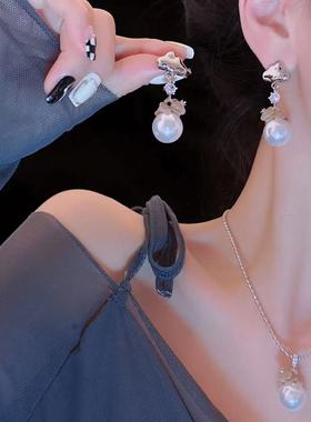 热销植绒珍珠小熊吊坠锁骨链耳钉女小众设计甜美简约百搭项链耳坠