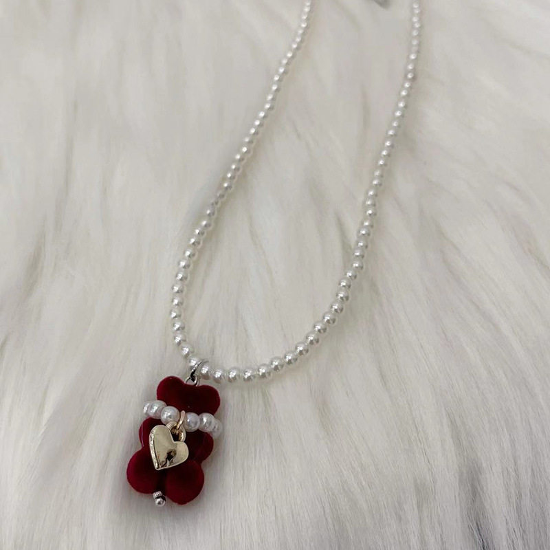 バーガンディのクマのネックレス