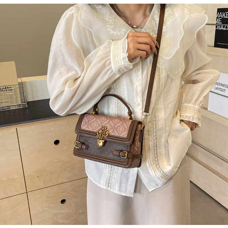 Foreign Style Small Square Bag Shoulder Bag Niche Design High-end Sense Bag Women's Internet Hot Super Hot Handbag Fashion Crossbody Bag 18 O1CN01bMbkAA1SSiWkEcrhf !!2218042692246 0 cib