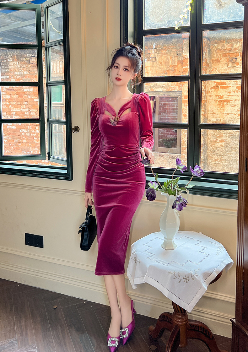 Đầm nhung ôm body cổ vuông khoét lỗ dáng dài nữ — Hoa violet