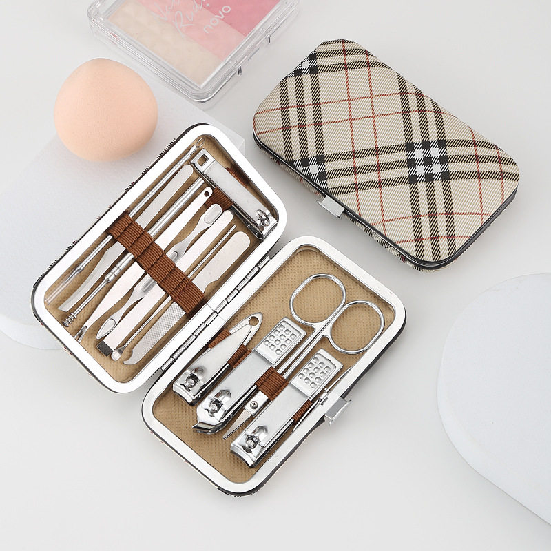 White oblique grid nail clippers suit 13-piece nail clippers beauty tools combination nail clippers trimming suit