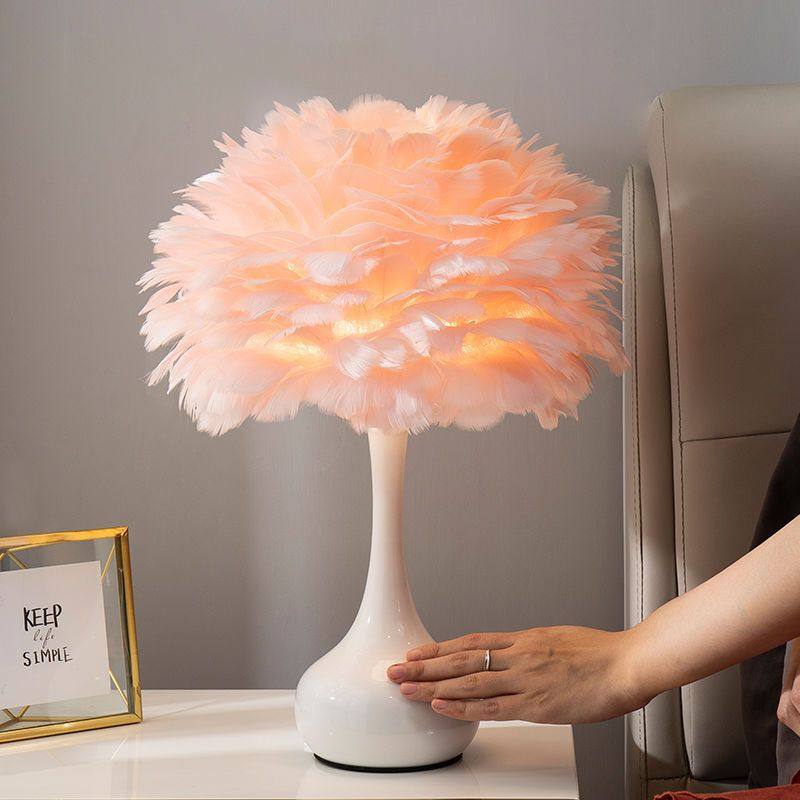 Feather table lamp bedroom bedside lamp Nordic ins girl Net red light bedside table decoration warm romantic decoration diy