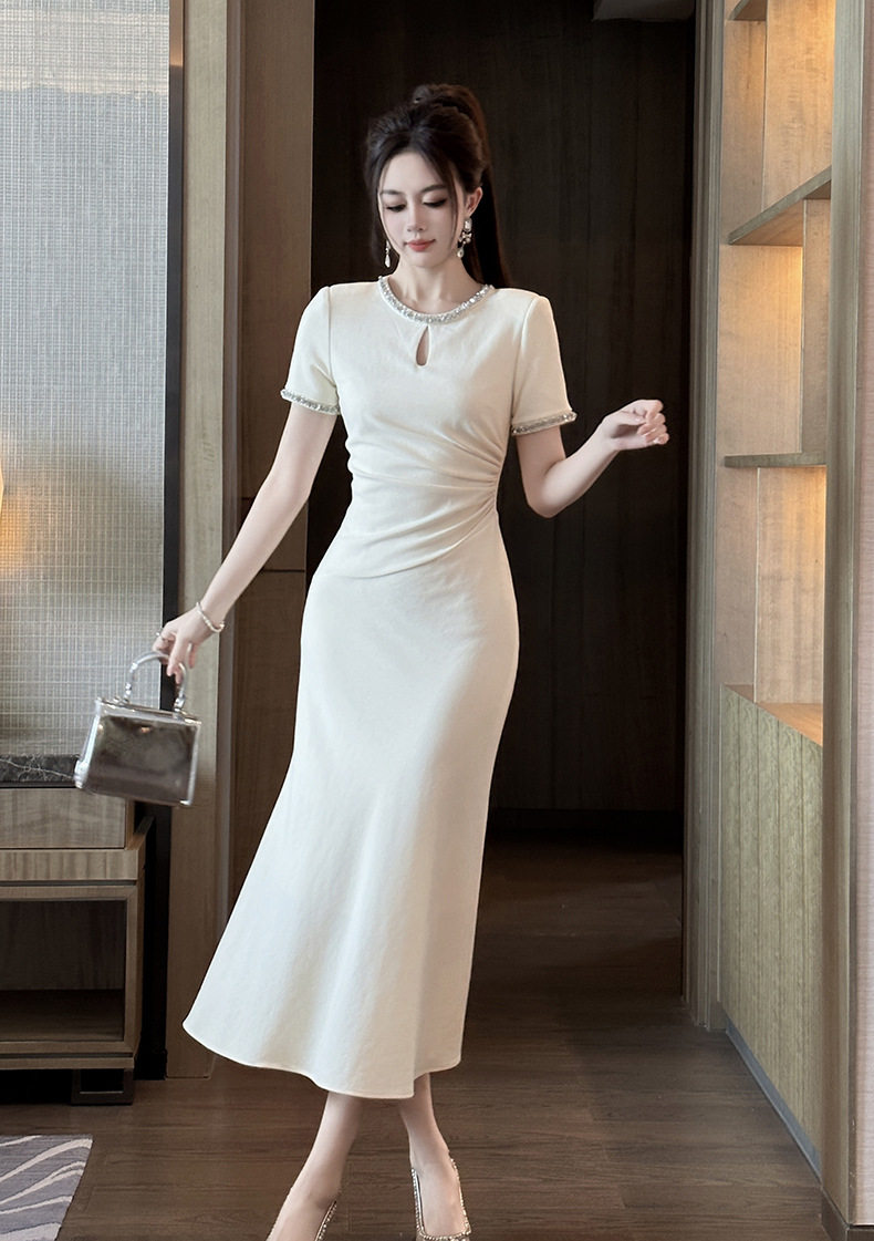 Đầm dự tiệc trắng tay ngắn cổ tròn chất liệu polyester phối visco, form ôm body, thiết kế nhăn tinh tế, phù hợp mùa hè 2025 — [Màu hồng đào] chi tiết 10