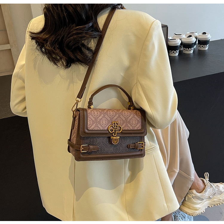 Foreign Style Small Square Bag Shoulder Bag Niche Design High-end Sense Bag Women's Internet Hot Super Hot Handbag Fashion Crossbody Bag 17 O1CN01bTvHxv1SSiWkcwpU3 !!2218042692246 0 cib