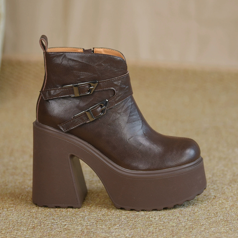 Boot nữ cổ thấp gót cao phong cách bụi bặm, đế dày tôn dáng, khóa kéo bên hông — đen, màu nâu