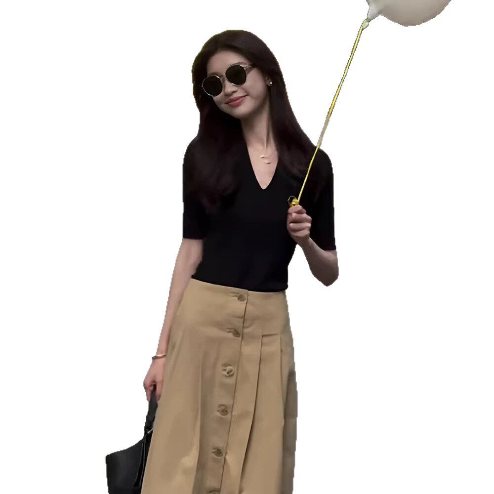 早春超好看气质V领修身中袖针织衫女设计感独特内搭打底毛衣上衣