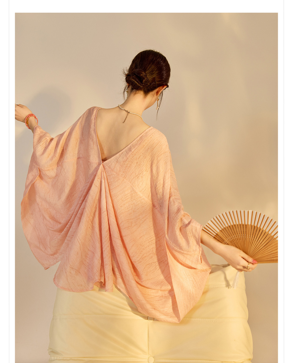 Set áo khoác cardigan dáng rộng phối váy hai dây ren gợi cảm — áo khoác màu hồng, Áo khoác mơ, váy treo