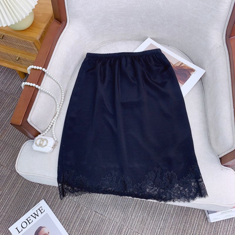 Chân váy midi lụa tơ tằm phối ren thêu nổi dáng chữ A — Đen cao cấp, chất lượng cao, Gạo ngọc trai