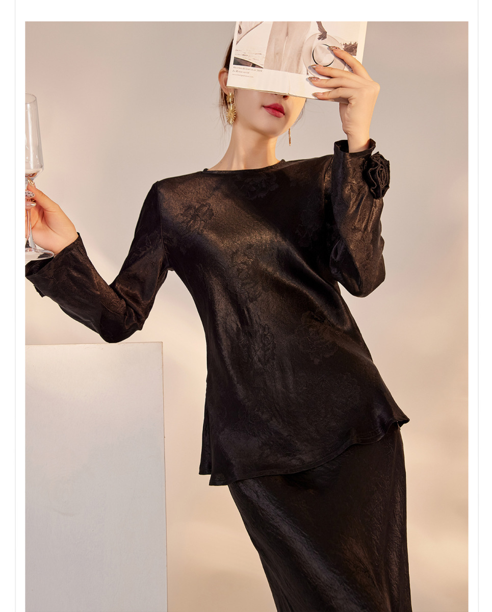 Áo sơ mi nữ dài tay cổ tròn thêu hoa in họa tiết vải acetate — Bột củ sen (giao hàng trong 7 ngày), Bột củ sen (giao hàng trong ngày), Dark Night Black (Giao hàng ngay hôm nay), Dark Night Black (Giao hàng trong 7 ngày)