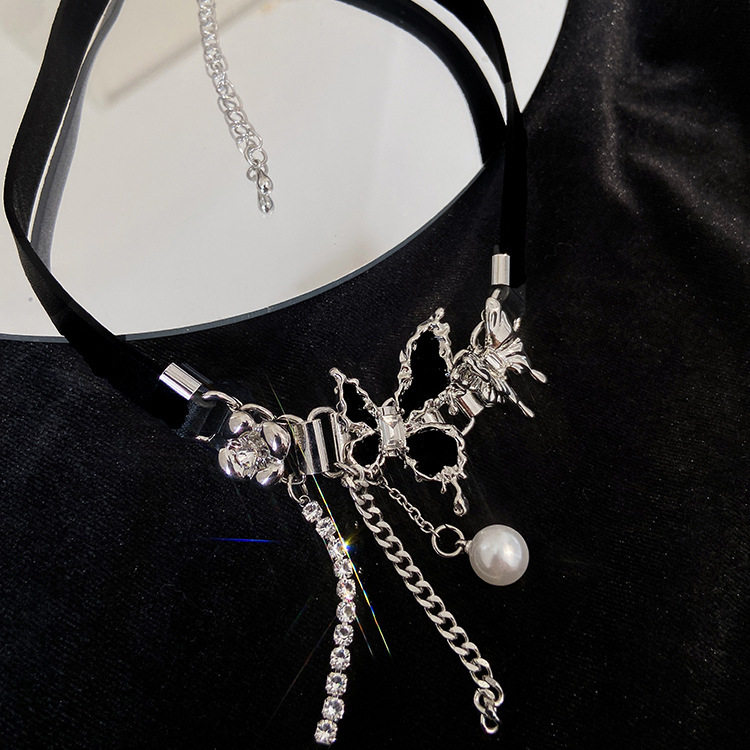 Pure desire wind dark butterfly clavicle necklace female niche punk girl rock leather choker collar wholesale