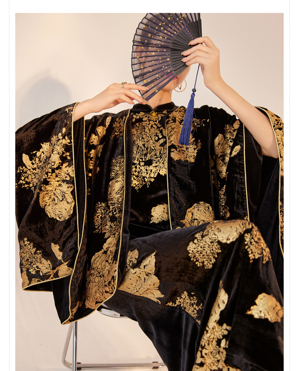 Set áo choàng cape kèm đầm dài thêu hoa họa tiết cây cỏ thanh lịch cho nữ — Váy (giao hàng trong 7 ngày), Áo choàng ngoài (giao hàng trong 7 ngày)