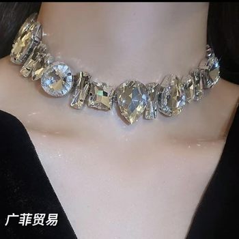 Factory wholesale new European and American hip hop women's square crystal necklace trendy women's accessories