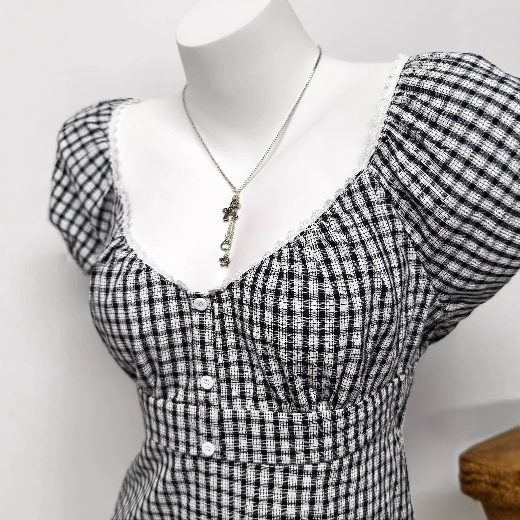 Plaid Short Sleeve T Shirt for Women Casual Summer Style Comfortable Cotton Fabric Wholesale Available