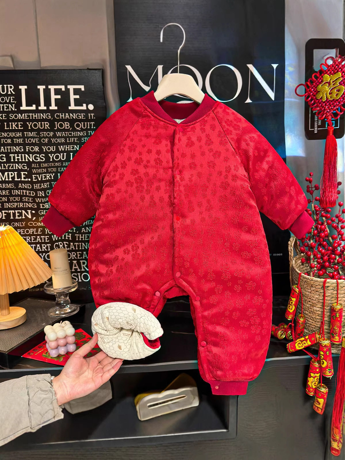 Infant Winter Thickened Romper for Boys & Girls, Temperature-Sensing Red Festive New Year Outfit, Baby Romper for Spring Festival