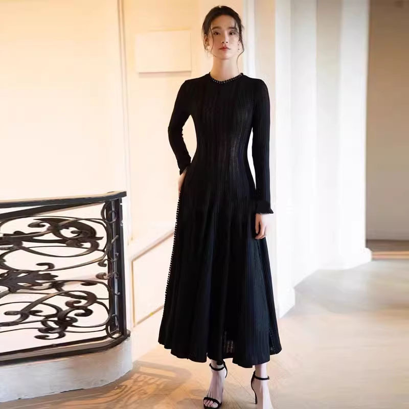 Đầm maxi nữ thắt eo cổ tròn không tay dáng suông — Trắng (không tay), Đen (không tay), Trắng (tay dài), Đen (tay dài) chi tiết 9