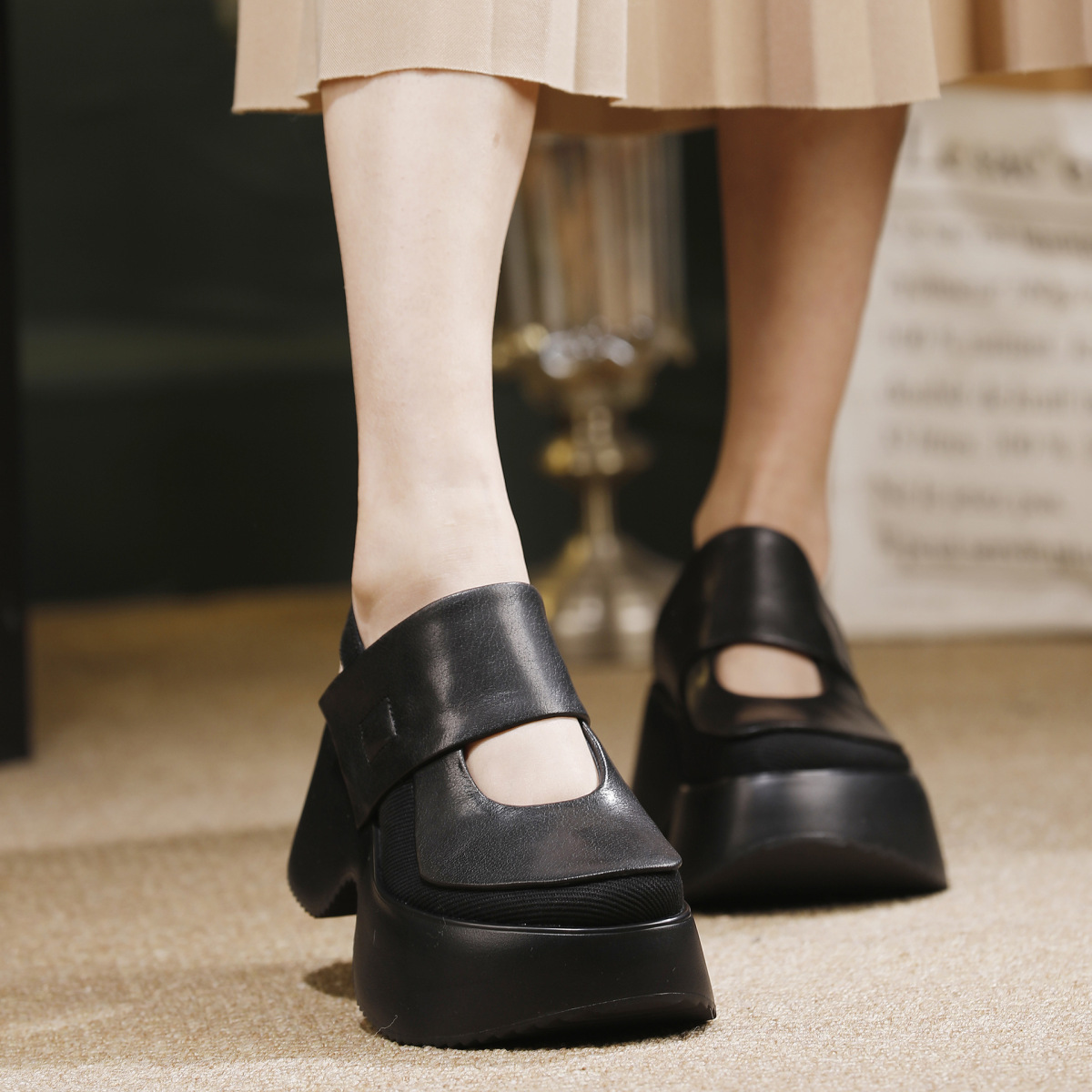 Sandal nữ quai ngang đế dày da bò thật mũi tròn — màu đen