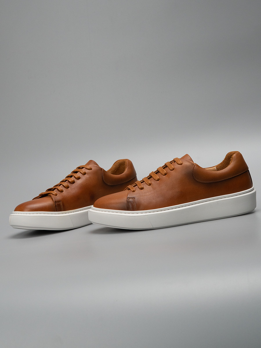 Giày sneaker da retro đánh bóng kiểu mới — Màu đen