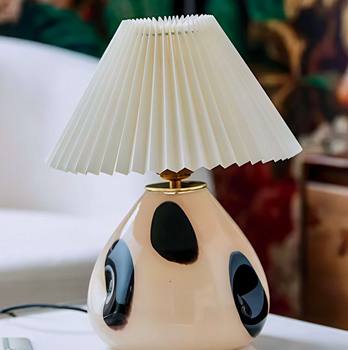 Nordic Bedroom Cross-Border Ceramic Dimming Small Table Lamp Atmosphere Pleated Girl Creative Table Lamp Internet Celebrity Study Bedside Lamp