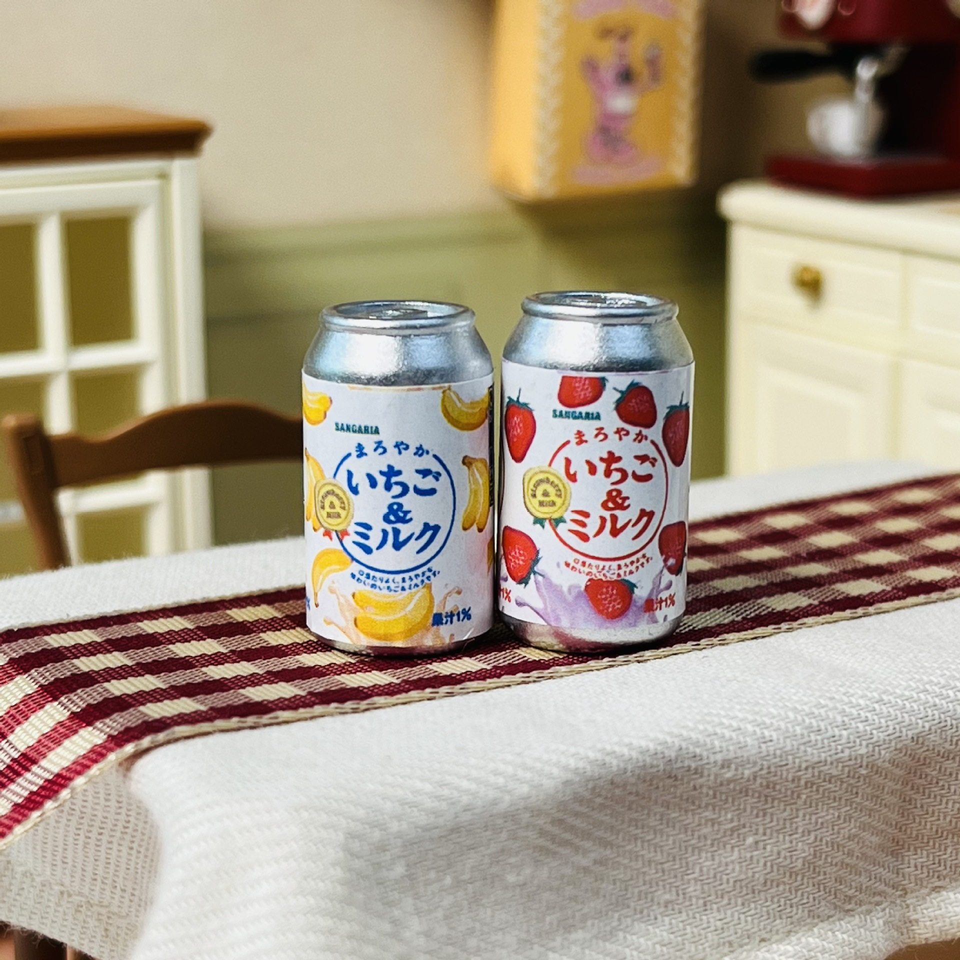 Mini simulation food play convenience store small supermarket cartoon KT paint cans miniature model diy accessories